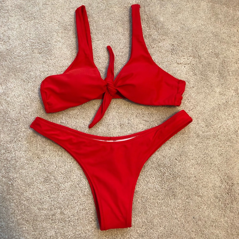 Brand new bathing suit... great material!